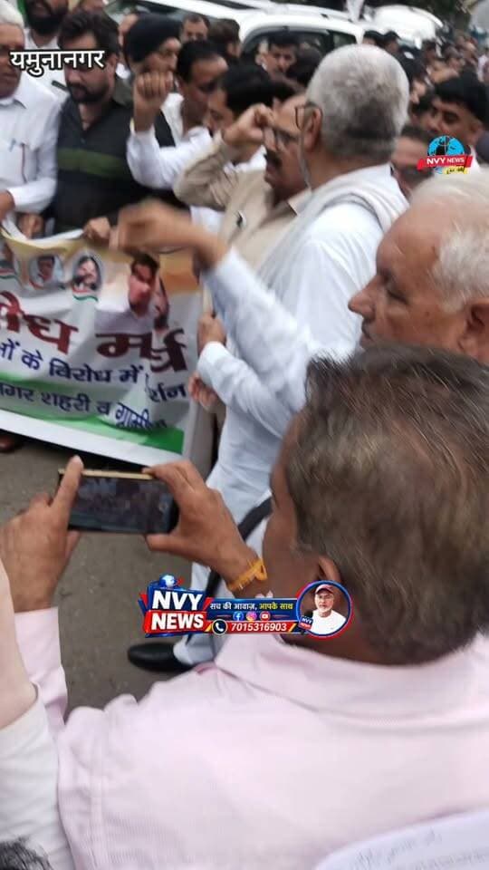 कांग्रेसजनों के विरोध प्रदर्शन व पुतले दहन की झलकियां