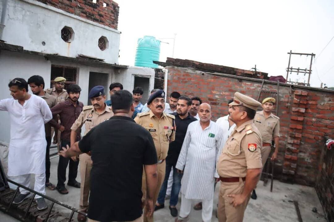 शहर में हुई घटना के बाद मौके पर पहुंचे एसपी ने घटनास्थल का किया निरीक्षण