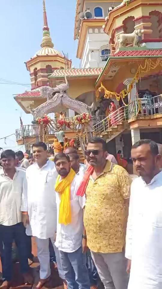 सिमरी बख्तियारपुर विधायक संजय सिंह पहुचे कारू बाबा स्थान, किए पूजा अर्चना...