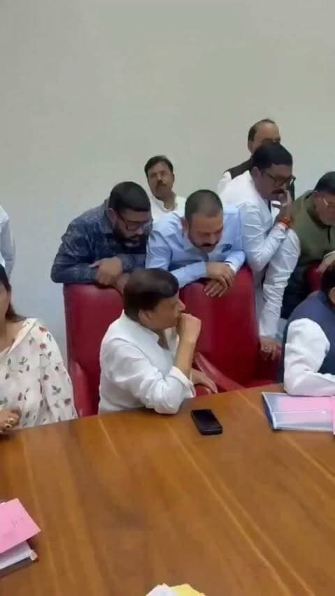 सपा के राज्यसभा प्रत्याशी आदरणीय श्री रामगोपाल यादव जी के प्रस्तावक के रूप में उपस्थित सहसवान के लोकप्रिय विधायक Brajesh Yadav Mla जी...
जय समाजवाद