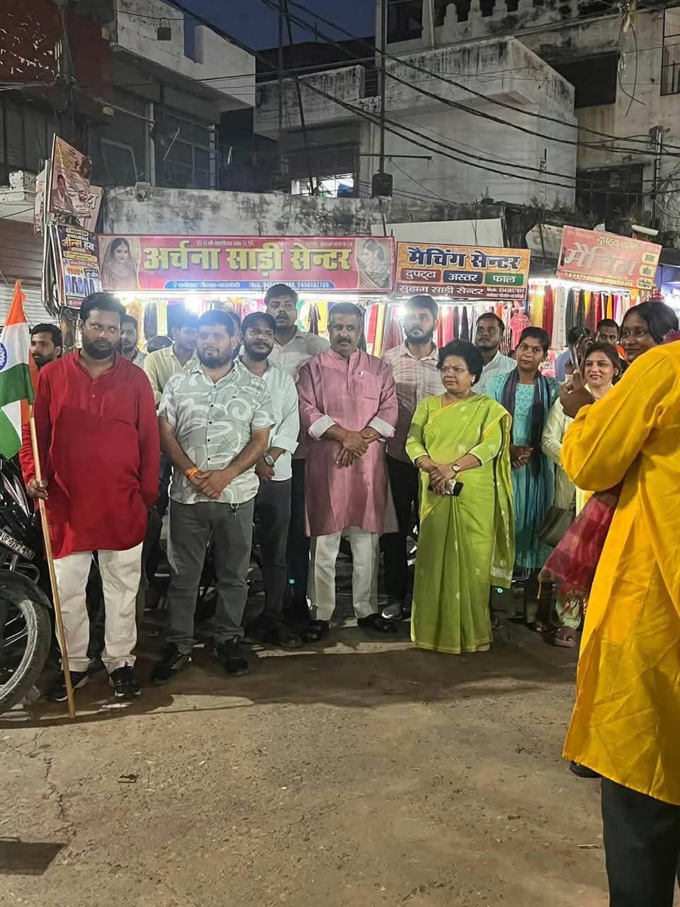 बाराबंकी: धनोखर चौराहे पर 'नमो सेवा-अनकही कहानी' कार्यक्रम आयोजित, नुक्कड़ नाटक से सेवा और जनकल्याण का दिया संदेश, जिलाध्यक्ष समेत कई पदाधिकारी रहे मौजूद। #viralpost #barabankiupdates #barabanki #bjp