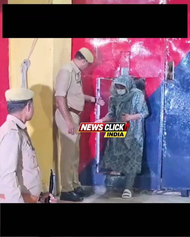 कानपुर दवा कारोबारी हत्याकांड में नया मोड़, 22 दिन बाद जेल से बाहर आई शालू; पति सुब्रत ने फंसाने की रची थी साजिश , कोर्ट ने कहा- साजिश का नहीं मिला कोई सबूत
#Kanpur #KanpurNews #दवाकारोबारीहत्याकांड #शालू #सुब्रत #CrimeNews #UPNews #BreakingNews #CourtNews #KanpurCrime #उत्तरप्रदेश #हत्याकांड #न्यायालय #CrimeUpdate #viralnews