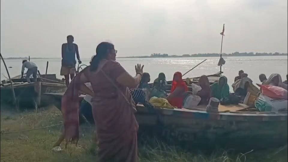 बाढ़ प्रभावित क्षेत्र का राजद नेत्री चंद्रिका कुमारी ने किया दौरा, भयावह स्थिति देख जताई चिंता