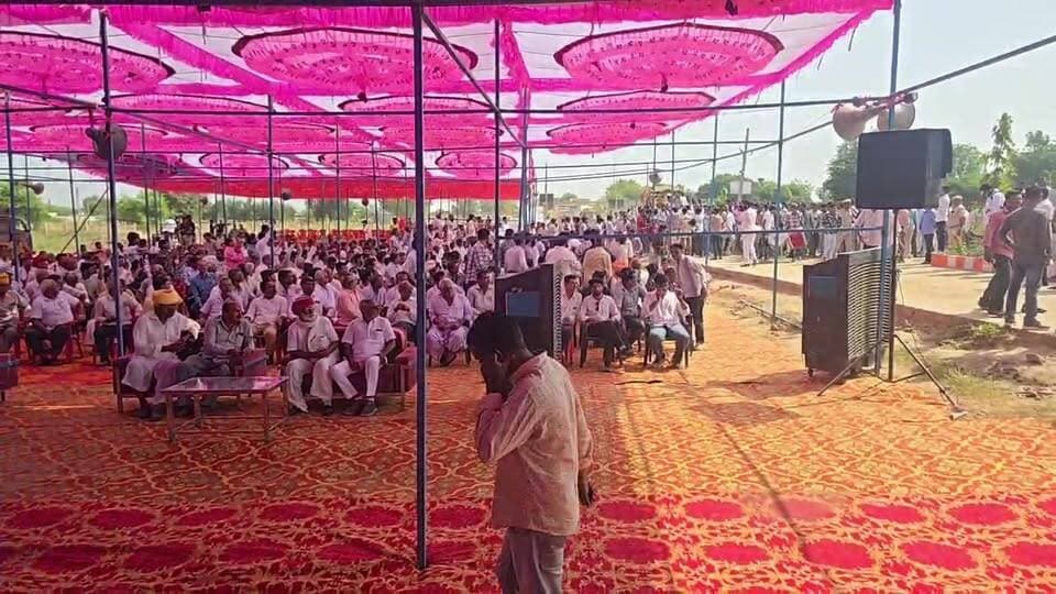निमाज पहुंचा भाटी का काफिला...