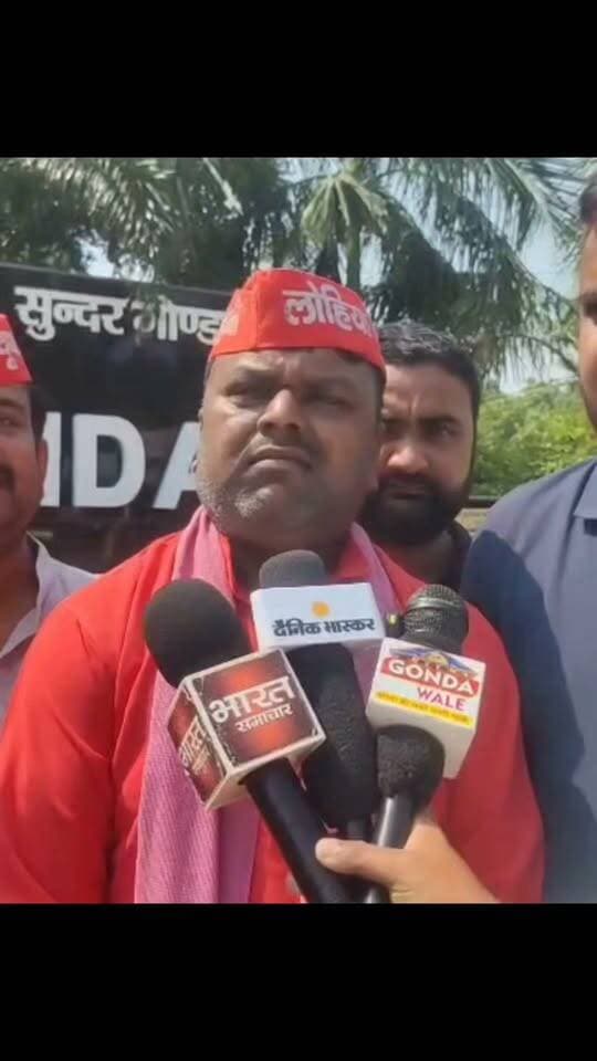 डिप्टी सीऍम के खिलाफ नारे लगाकर सफाईयों ने किया प्रदर्शन