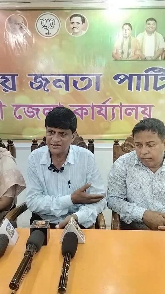 Sir প্রসঙ্গ নিয়ে উদয়পুর গোমতী জেলা বিজেপি পার্টি অফিসে সাংবাদিক সম্মেলন!