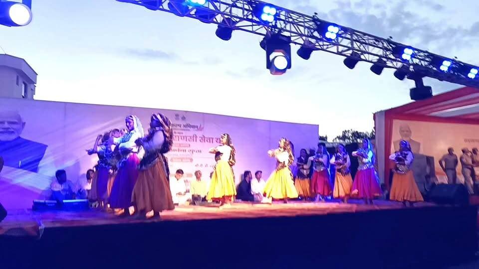 वन्दे भारत लाइव न्यूज़ /प्रवीण कुमार /सुभाष चंद्र स्टेडियम पलवल में सेवा संकल्प अभियान पर स्कूली छात्राओं द्वारा सांस्कृतिक प्रस्तुति