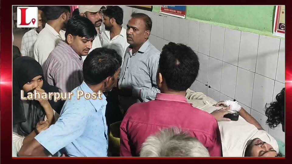 #Sitapur लहरपुर-तंबौर मार्ग पर दो बाइकों की आमने-सामने भिड़ंत, लेखपाल सहित दो घायल।