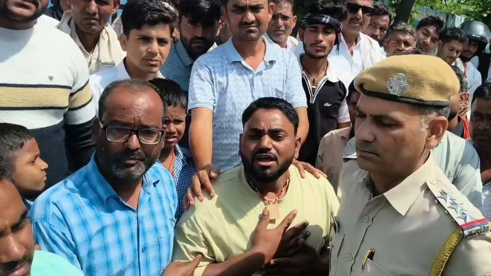 Bharatpur News हमारे पास वीडियो है जो पुलिस वाले गाली देते हैं.. धमकाते हैं अरे भैया..!