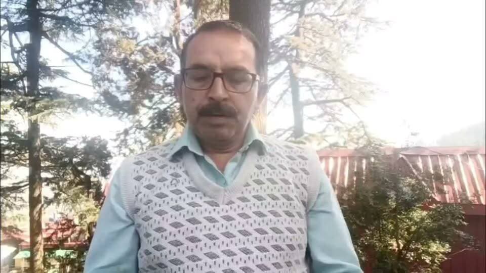 शिमला में बंदर-कुत्तों का आतंक: "अगर निजात नहीं दिला सकते, तो मेयर और सभी 34 पार्षद दें इस्तीफा" — कर्म चन्द भाटिया