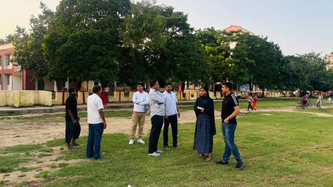 🏆 खेल का मैदान तैयार, अब प्रतिभाओं की बारी!
🏃♀️🏃 जिला स्तरीय विद्यालय खेल प्रतियोगिता 2026-27 का कल गांधी मैदान में होगा भव्य शुभारंभ
◆ जिला पदाधिकारी, जहानाबाद श्रीमती छिरिङ वाई भूटिया के निर्देशानुसार 30 सितम्बर से 03 अक्टूबर तक होगा प्रतियोगिता का आयोजन।
◆ जिले के सरकारी एवं सरकारी सहायता प्राप्त विद्यालयों के लगभग 2800 छात्र-छात्राओं ने कराया पंजीयन।
◆ विभिन्न आयु वर्ग के बालक-बालिकाएं अलग-अलग खेल विधाओं में दिखाएंगे अपनी प्रतिभा, कौशल और खेल भावना।
◆ उत्कृष्ट प्रदर्शन करने वाले खिलाड़ियों का निर्धारित प्रक्रिया के तहत किया जाएगा चयन।
✅ प्रतियोगिता के सफल एवं सुव्यवस्थित आयोजन को लेकर जिला प्रशासन एवं शिक्षा विभाग द्वारा आवश्यक तैयारियां पूरी।
🌟 अनुशासन • उत्साह • खेल भावना • प्रतिभा का प्रदर्शन
👏 सभी प्रतिभागी छात्र-छात्राओं को जिला प्रशासन की ओर से हार्दिक शुभकामनाएं।
📍 गांधी मैदान, जहानाबाद
📅 30 सितम्बर से 03 अक्टूबर, 2026
#विद्यालय_खेल_प्रतियोगिता #खेलो_जहानाबाद #जिला_प्रशासन_जहानाबाद #विकसितभारत_समृद्धबिहार_आदर्शजहानाबाद