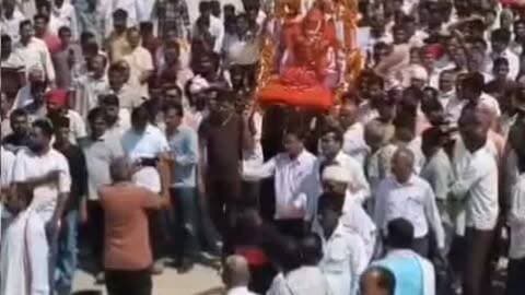 40 वर्षों तक आक्या की जनसेवा करने वाले राम सिंह आक्या पंचतत्व में विलीन, विधायक पुत्र चंद्रभान सिंह आक्या ने दी मुखाग्नि; अंतिम यात्रा में उमड़ा हजारों लोगों का जनसैलाब