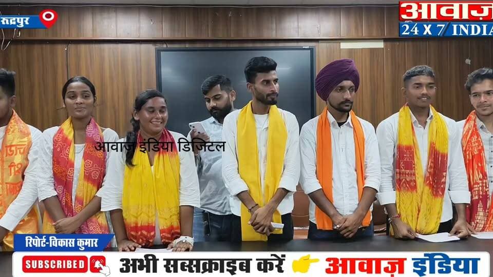 रुद्रपुर- जीते के बाद अध्यक्ष बने गौरव कुशवाहा को पुलिस ने उठाकर पहुंचाया घर