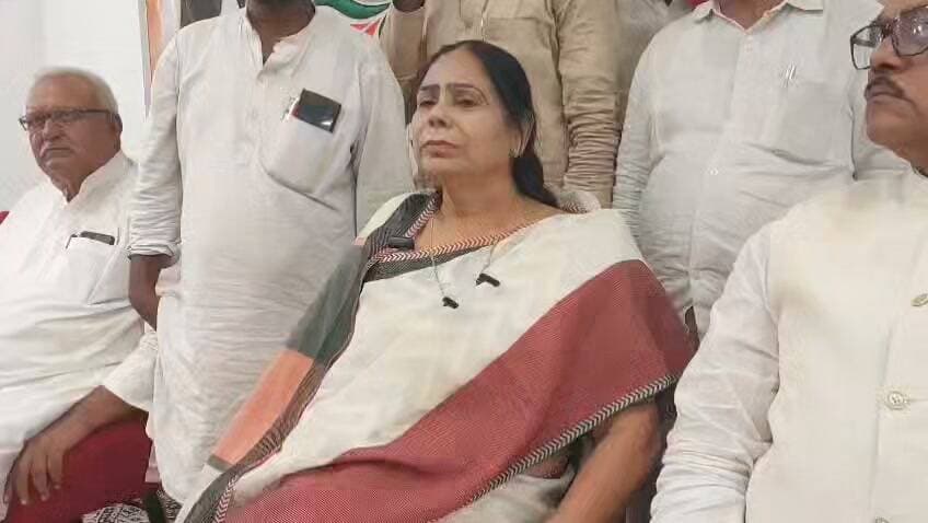 #गाजीपुर।
सपा ने किया पीडीए शिक्षक जन चौपाल कार्यक्रम।
जहूराबाद विधानसभा क्षेत्र में हुआ कार्यक्रम।
सपा के शिक्षक एमएलसी प्रत्याशी लालबिहारी यादव ने किया सम्बोधित।
पूर्व मंत्री शादाब फातिमा भी कार्यक्रम में रही मौजूद।
#GhazipurNews Afzal Ansari Om Prakash