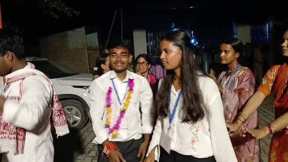सिसौना कॉलेज में जश्न। विजय प्रत्याशियों की शपथ।
सितारगंज उत्तराखंड