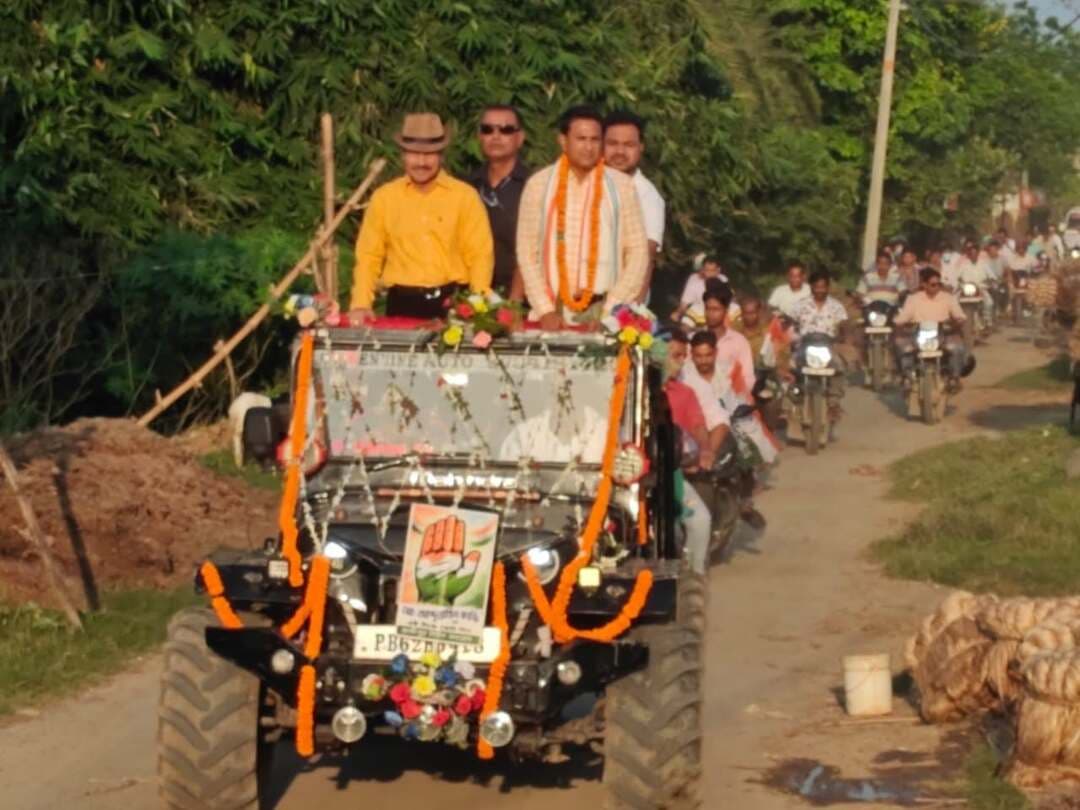 রেজিনগরের রামনগরে ভোট প্রচারে অধীর চৌধুরী ।