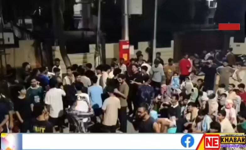📌 গুৱাহাটী অসমৰ ইঞ্জিনীয়াৰিং কলেজৰ ছাত্ৰ-ছাত্ৰীয়ে মঙলবাৰে নিজৰ হ'ষ্টেলত পানীৰ যোগানৰ অভাৱৰ বাবে প্ৰতিবাদ সাব্যস্ত কৰে
#nekhabar #assam #guwahati #hostel
