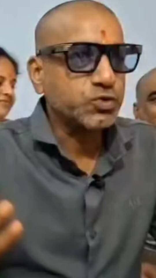 गया पहुंचे पिंडदानी ने बॉलीवुड एक्टर की हूबहू मिमिक्री कर लूटी महफिल
पितृपक्ष मेले में दिखा अनोखा अंदाज, पिंडदानी ने की बॉलीवुड स्टार की मिमिक्री