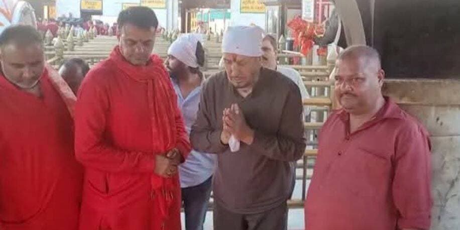 माता नैना देवी के दरबार पहुंचे मशहूर पंजाबी गायक गुरदास मान, परिवार के लिए सुख-समृद्धि की कामना की
<nis:link nis:type=tag nis:id=himachalpradesh nis:value=HimachalPradesh nis:enabled=true nis:link/> <nis:link nis:type=tag nis:id=bilaspur nis:value=Bilaspur nis:enabled=true nis:link/> <nis:link nis:type=tag nis:id=nainadevi nis:value=NainaDevi nis:enabled=true nis:link/> @GurdasMaan
<nis:link nis:type=tag nis:id=बिलासपुर nis:value=बिलासपुर nis:enabled=true nis:link/>