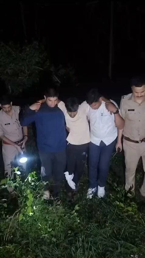 झबरेड़ी कलां में दोहरे हत्याकांड का वांछित आरोपी पुलिस मुठभेड़ के बाद गिरफ्तार
बहन के प्रेम प्रसंग के चलते भाई ने बहन व उसके प्रेमी की गोली मारकर की थी