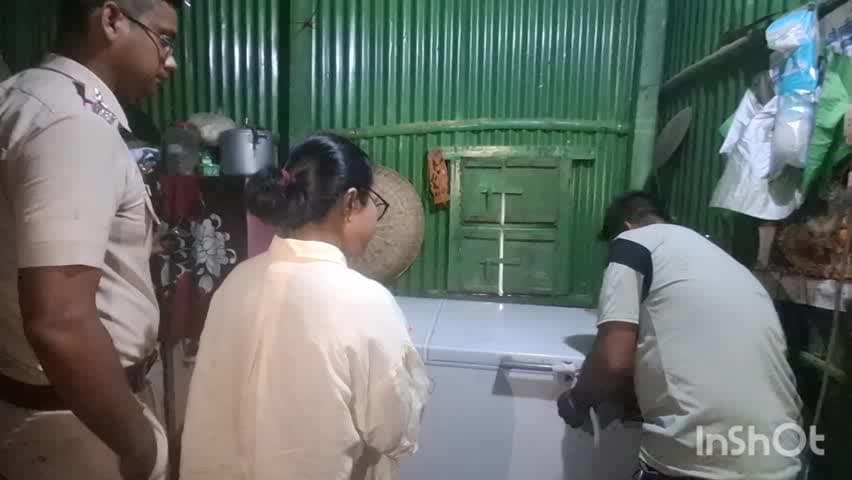 গঙ্গারামপুর: পোলাওয়ের মাংস নিয়ে চাঞ্চল্য, শপিং প্লাজার মাংসের দোকান সিল,নমুনা পাঠানো হল কলকাতায়