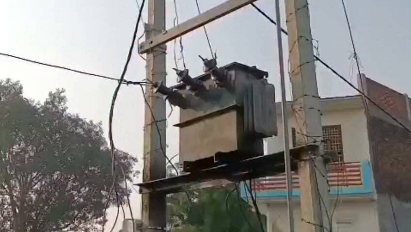 एक सप्ताह से अंधेरे में लौवा का पुरवा, शिकायतों के बाद भी नहीं जगी बिजली