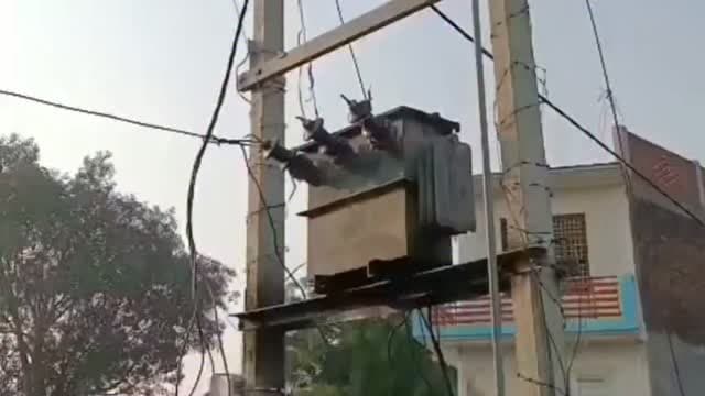 #एक सप्ताह से अंधेरे में लौवा का पुरवा, शिकायतों के बाद भी नहीं जगी बिजली