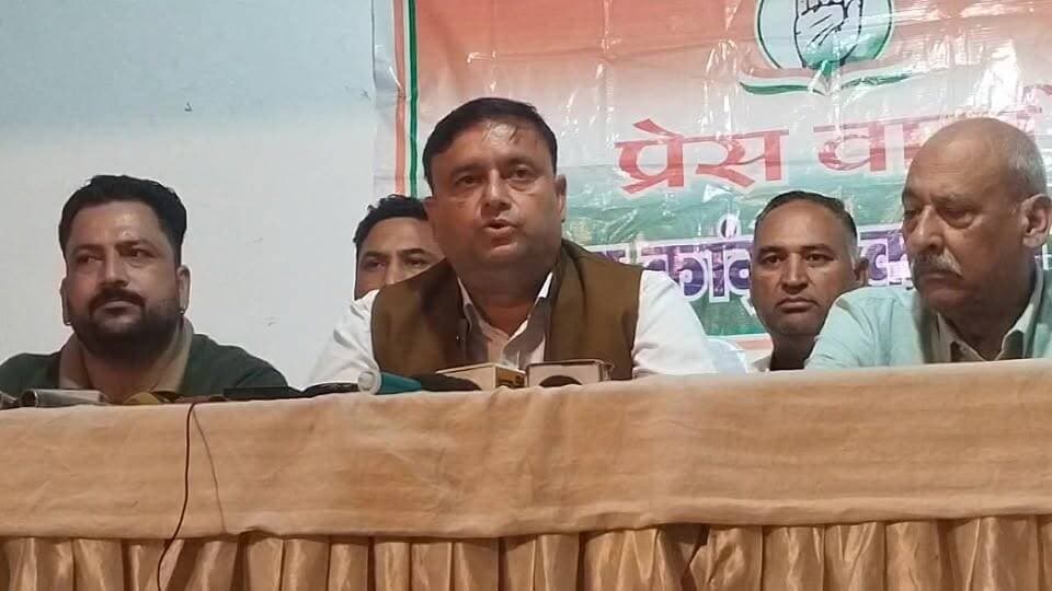 Live🛑कांग्रेस के दूसरी बार प्रदेश प्रवक्ता बनने पर संजीव गुलेरिया कर रहे पत्रकारवार्ता,बल्ह के विधायक इंद्र सिंह गांधी पर भी कस रहे तंज.....
