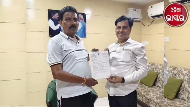 ଝାରସୁଗୁଡ଼ାରେ ମହିଳା ବୁଣାକାର କେନ୍ଦ୍ର ଓ ବୟନିକା ଶୋ’ରୁମ୍ ପାଇଁ ଦାବି,