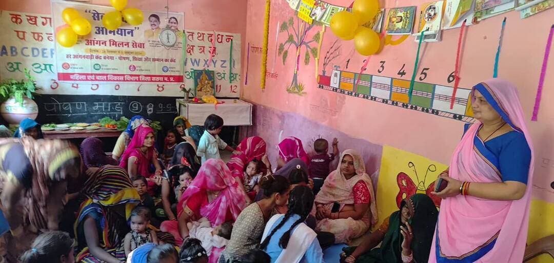 सेवा संकल्प अभियान के तहत आंगन मिलन सेवा कार्यक्रम
#सतना जिले की ग्राम पंचायत सकरिया, जनपद पंचायत सोहावल के आंगनवाड़ी केंद्र में सेवा संकल्प अभियान के तहत आंगन मिलन सेवा कार्यक्रम आयोजित किया गया।
कार्यक्रम में आंगनवाड़ी कार्यकर्ता श्रीमती रविता त्रिपाठी, श्रीमती शीला चौधरी,श्रीमती साधना त्रिपाठी, सहायिका श्रीमती सुशीला साकेत, श्रीमती रुक्मणि साकेत एवं श्रीमती शकुंतला तिवारी तथा समाजसेवी श्री प्रद्युम्न मिश्रा उपस्थित रहे।
CM Madhya Pradesh
Dr Mohan Yadav
#SevaSankalpAbhiyan
#JansamparkMP