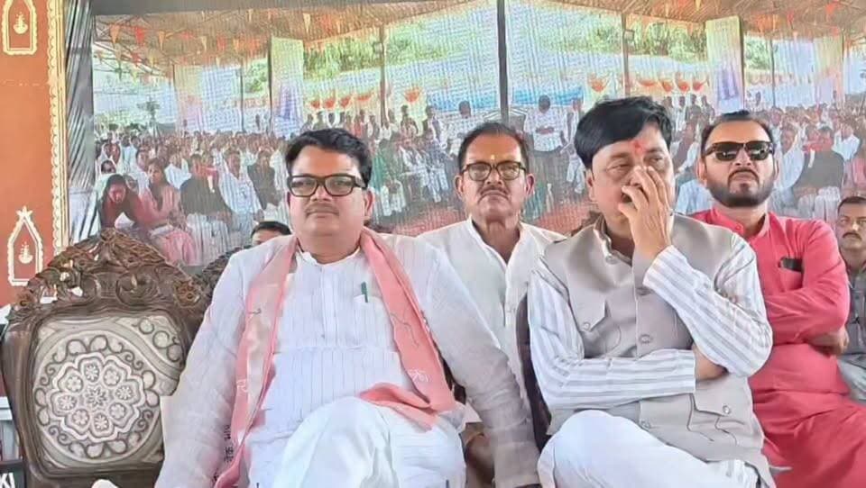 बलराम महोत्सव उमरिया 2026 #NagarSinghChauhan
#collectorumriya #mukhymantrimadhyapradesh #BalramMahotsav