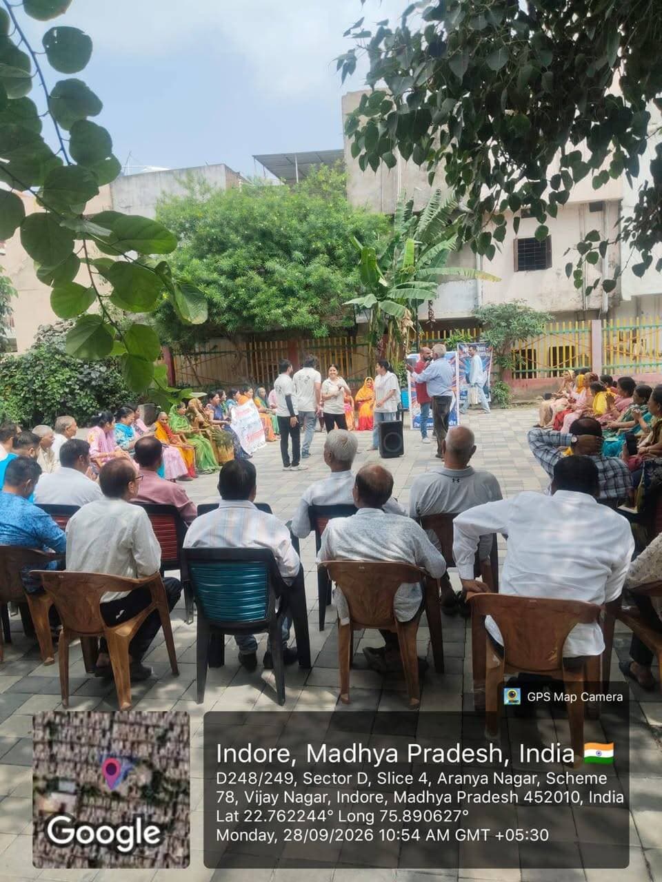 सेवा संकल्प अभियान-2026
नमो सेवा के तहत स्कीम नंबर 78, विजय नगर, इंदौर में नुक्कड़ नाटक के माध्यम से नागरिकों को केन्द्र और राज्य शासन द्वारा संचालित शासकीय योजनाओं की दी गई जानकारी।
#JansamparkMP #indore #इंदौर #SevaSankalpAbhiyan #NamoSeva
CM Madhya Pradesh
Jansampark Madhya Pradesh