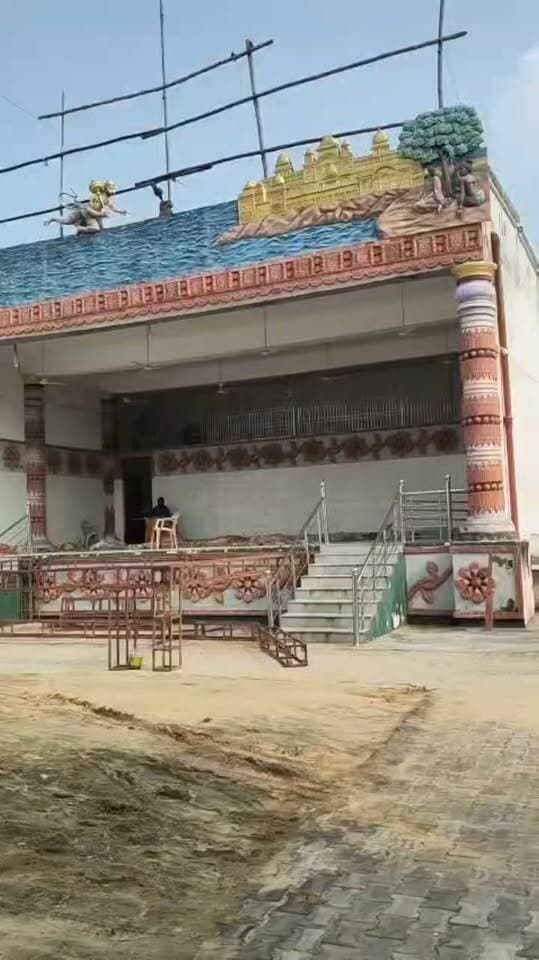 🚨 रामलीला महोत्सव से पहले मैदान की बदली सूरत, युद्ध स्तर पर सफाई शुरू!
जसवंतनगर की ऐतिहासिक मैदानी रामलीला का महोत्सव आगामी दिनों में आरंभ होने जा रहा है। आयोजन की तैयारियों के बीच रामलीला मैदान में युद्ध स्तर पर सफाई अभियान शुरू कर दिया गया है। मैदान और आसपास के क्षेत्र में साफ-सफाई कर आयोजन स्थल को तैयार किया जा रहा है।
🎭 रामलीला महोत्सव की तैयारियां तेज… अब मैदान भी सजने लगा है।
🙏 ऐतिहासिक परंपरा के इस महोत्सव को लेकर नगर में उत्साह का माहौल है।
💬 क्या आप भी इस बार जसवंतनगर की मैदानी रामलीला देखने पहुंचेंगे? कमेंट में बताएं।
📍 जसवंतनगर, इटावा (उत्तर प्रदेश)
#DPSChannel #Jaswantnagar #Etawah #रामलीला #मैदानीरामलीला
