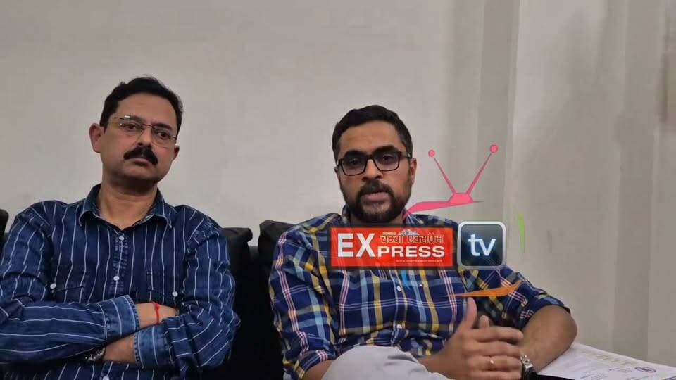 बड़ा खुलासा : मेडिकल कॉलेज चम्बा को बदनाम करने वाले 9 फेसबुक पेजों पर होगी एफआईआर!
प्राचार्य डॉ. पंकज गुप्ता और मीडिया समन्वयक डॉ. माणिक सहगल ने पत्रकारों के सामने रखी पूरी बात