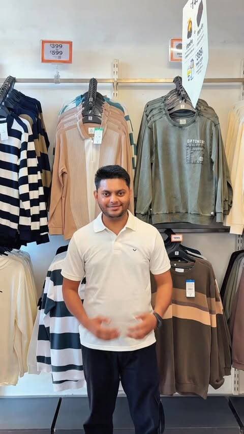 Bareilly walon, Festive + Winter Shopping ka scene set hai 🛍️🔥
V-Mart Store par collection ₹99 se start, Topwear par Buy 2 Get 1 Free aur shopping par special deals bhi 👀
₹2999 ki shopping par Duffle Bag ya Headphones ₹149 mein
₹5999 ki shopping par Mixer Grinder ₹399 mein
📍 V-Mart Store, Near Satellite Pull, Ramayan Vatika, Bareilly
#Bareilly #BareillyCity #salesalesale #Vmart #aaryankelvin @aaryankelvin