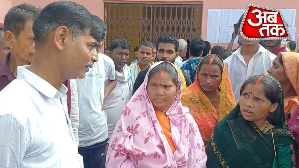 इस पंचायत के वार्ड सदस्य ने आवास योजना में नाम जोड़ने को लेकर पांच-पांच सौ ₹ की वसूली की, सूची में नाम नहीं आने पर महिलाओं ने घेरा......