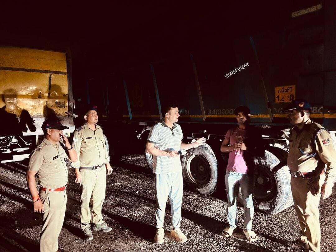 <nis:link nis:type=tag nis:id=सड़क nis:value=सड़क nis:enabled=true nis:link/> पर नियम तोड़ने <nis:link nis:type=tag nis:id=वालों nis:value=वालों nis:enabled=true nis:link/> पर RTO की <nis:link nis:type=tag nis:id=सख्ती, nis:value=सख्ती, nis:enabled=true nis:link/> 52 चालान, 15 वाहन <nis:link nis:type=tag nis:id=सीज nis:value=सीज nis:enabled=true nis:link/>