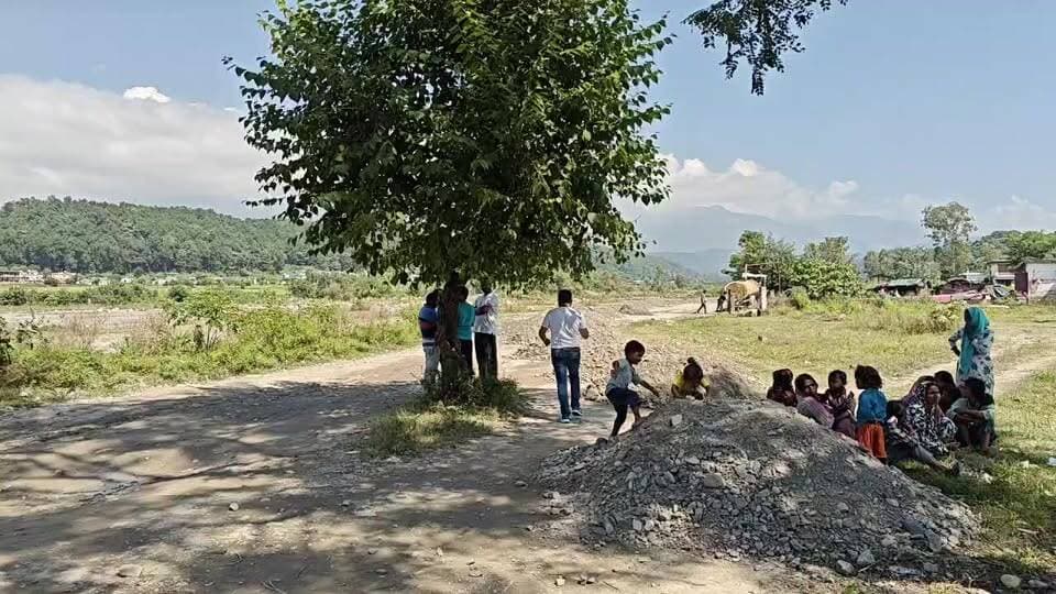 #सहसपुर : #भाऊवाला में भू माफिया और खनन माफियाओ का तांडव, अवैध सड़क निर्माण में हजारों टन उपखनिज चोरी
जिला खान विभाग सोया कुम्भकर्ण की नींद
#follower #highlight #BreakingNews