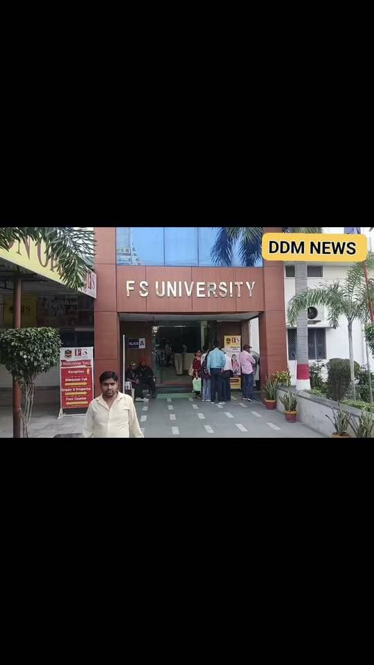 शिकोहाबाद: F S विश्वविद्यालय में सजेगा अंतरिक्ष का संसार, 3 से 5 अक्टूबर तक लगेगी विक्रम साराभाई अंतरिक्ष प्रदर्शनी! 🚀
> फिरोजाबाद के लिए गौरव का क्षण! पहली बार जिले में ISRO की टीम आ रही है।
> एफ एस विश्वविद्यालय, शिकोहाबाद में 3 से 5 अक्टूबर तक तीन दिवसीय विशाल अंतरिक्ष प्रदर्शनी लगेगी। अंतरिक्ष अनुप्रयोग केंद्र, इसरो, अहमदाबाद के सहयोग से होने वाली इस प्रदर्शनी में -
> ✅ चंद्रयान-1, 2, 3, मंगलयान, गगनयान, आदित्य L1 के मॉडल
> ✅ ISRO के 4 सीनियर वैज्ञानिक छात्रों से करेंगे सीधा संवाद
> ✅ 20 से ज्यादा लाइव मॉडल और प्रोजेक्शन
> स्कूली बच्चों से लेकर आम नागरिक तक के लिए फ्री एंट्री है। बच्चों को स्पेस में करियर की प्रेरणा मिलेगी।
#Shikohabad #Firozabad #FSUniversity #ISRO #VikramSarabhaiExhibition #DDMNewsUP #UttarPradesh