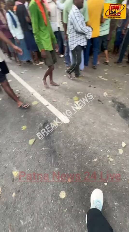 वाल्मीकि नगर जाने के दौरान भीषण कार दुर्घटना में करीब आधा दर्जन लोग घायल,