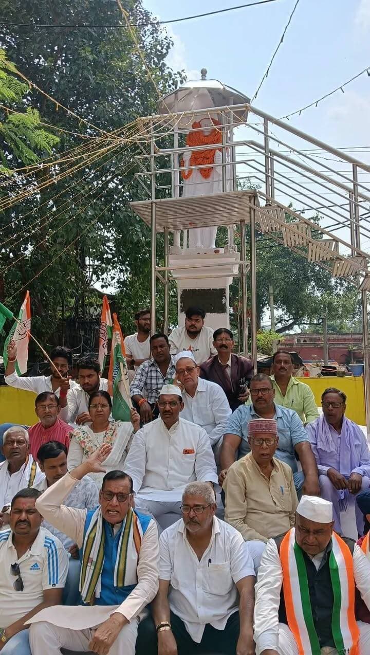 देवघर कांग्रेस ने महात्मा को किया याद