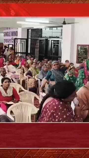 डूंगरपुर में 2800 परिवारों को बांटे डस्टबिन:गीले और सूखे कचरे के लिए बाल्टियां देकर किया जागरूक