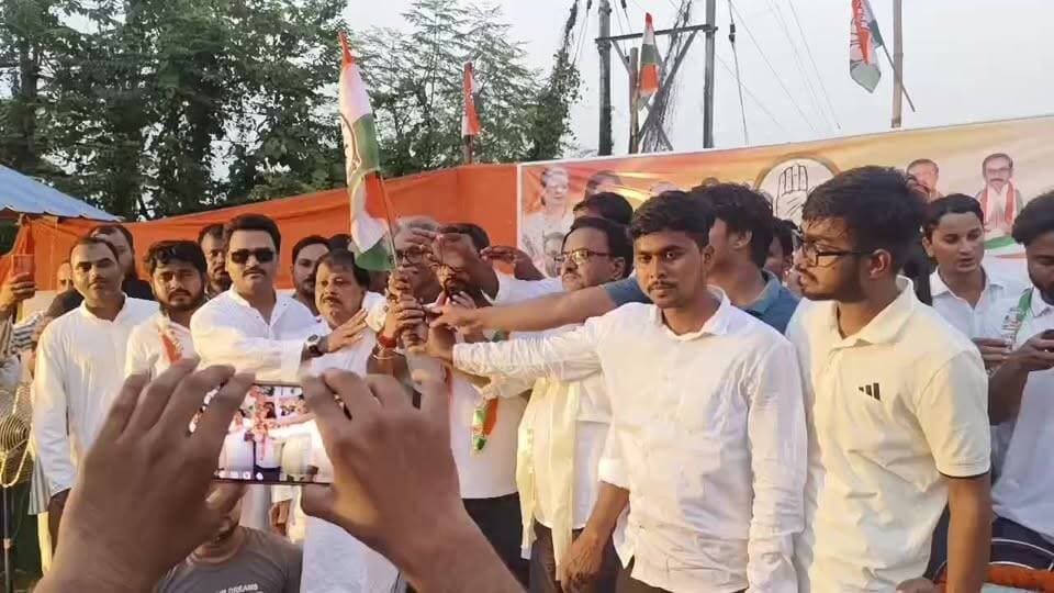ধানতলায় মহ: ইমাজুদ্দিনের নেতৃত্বে যোগদানে আলী ইমরান রমজ ওরফে ভিক্টরের পর্দাফাস করলেন জেলা কংগ্রেস সভাপতি তুষার কান্তি গুহ