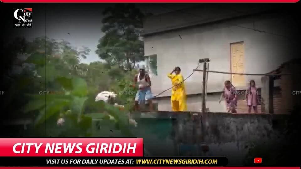 गिरिडीह में PCC सड़क निर्माण को लेकर दो पक्ष आमने-सामने, ईंट-पत्थर चलने का वीडियो वायरल