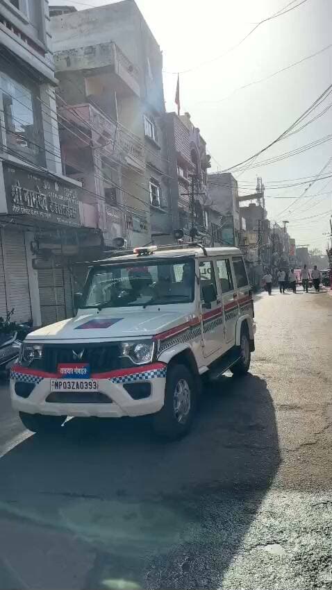 नीमच में नशे के खिलाफ पुलिस की जागरूकता रैली 🚨
मद्य निषेध सप्ताह के तहत शहर में निकली रैली, युवाओं और आमजन को नशे से दूर रहने का दिया संदेश।