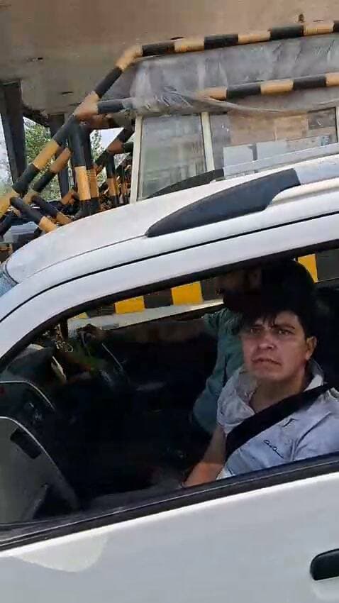 BIG BREAKING:: नशे में सड़क पर हुड़दंग मचाना पड़ा भारी! बहादराबाद पुलिस ने युवकों को पकड़ा, वैगनआर सीज कर काटा चालान - Bahadrabad News
=================
_*पूरी ख़बर पढ़ने के लिए नीचे दी गई ब्लू लाइन पर क्लिक करें।*_
👇👇
https://bahadrabadnews.com/big-breaking-drunken-people-created-ruckus-on-the-road-bahadrabad-police-caught-the-youth-seized-wagonr-and-issued-challan/
*"बहादराबाद न्यूज़/ की खबरे व्हाट्सएप पर पाने के 👇लिए ग्रुप से जुड़े.. क्लिक करे!*
https://chat.whatsapp.com/JRJhdKtAfvYEyJxTAHmU0W
=================
_*News by -SHAJAD ALI*_