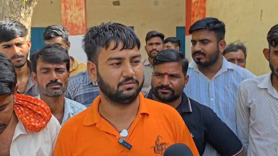 कोलायत क्षेत्र के 3 राजस्व गाँवो ने पंचायतीराज चुनाव 2026 में भाग लेने व वोट का बहिष्कार का निर्णय लिया, जाने पूरी क्या है खबर
#rahulsewagjhajhu #kolayatnews #bikanernews Part 5
