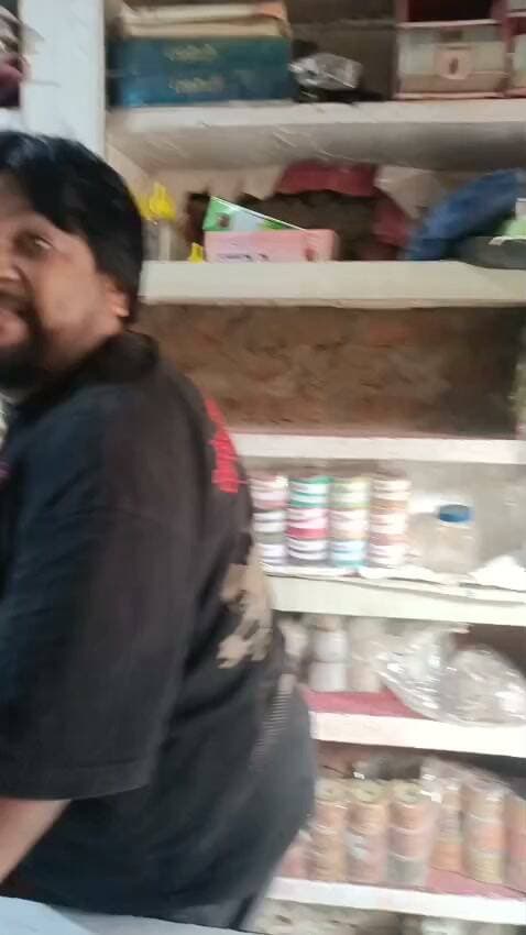 अब इसे क्या कहेंगे आप? बाकी मामला सोशल मीडिया में आपने देख ही लिया होगा।