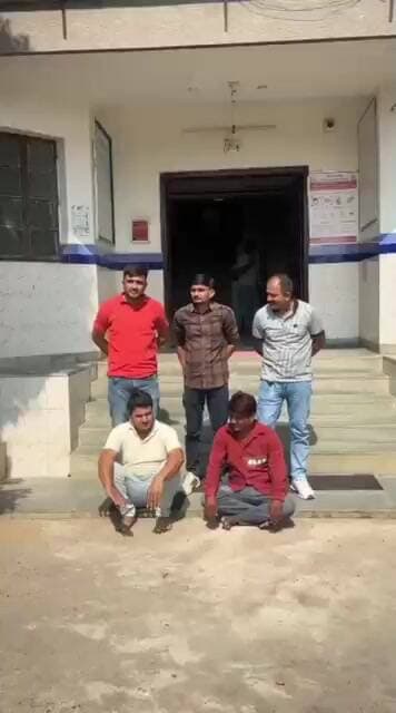 ચરાડુમાં સિકોતર માતાના મંદિર પાસે જાહેરમાં જુગાર રમતા બે ઝડપાયા, ₹41,900 રોકડ કબજે
