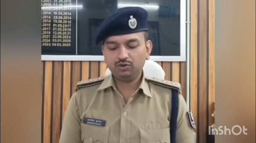 हसंबजर थानां पुलिस को मिली बड़ी सफलता पिकप पिकप पर लदे 13 बोर 5 के सिक्का 1387910 रुपये के साथ पटना और बक्सर के दो गिरफ्तार